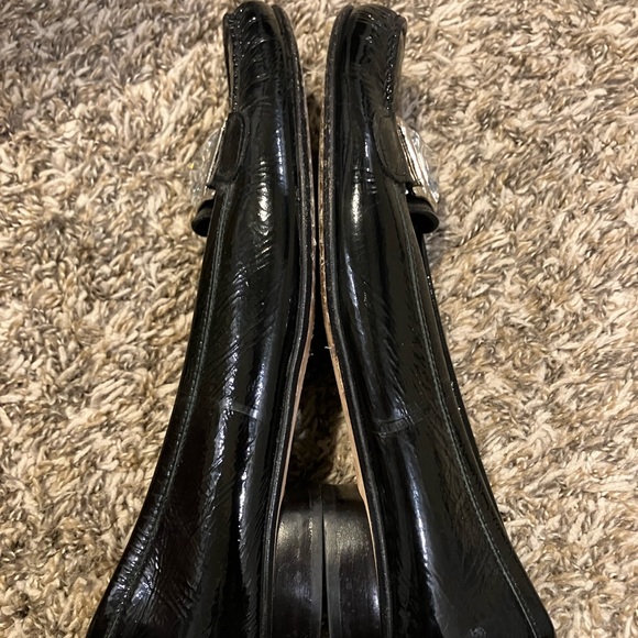 Stuart Weitzman Shiny Black Flats with Silver Accent - Picture 4 of 10